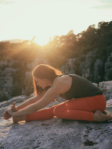 janu-sirsasana